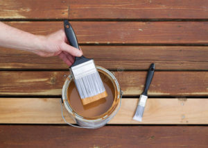 come dipingere una persiana in legno