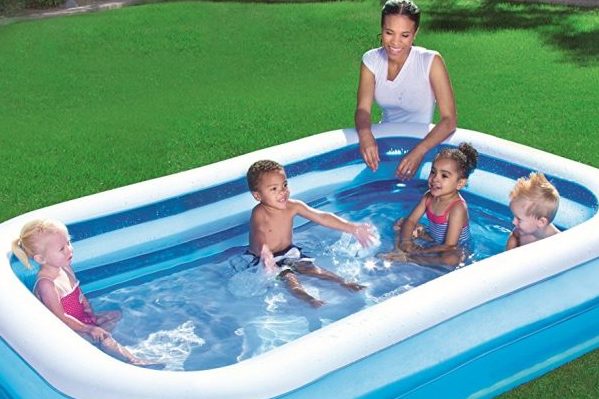 Le piscine gonfiabili: esempi, foto di una tipica piscine gonfiabile